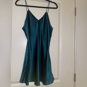 Victoria secret Mini emerald green slip dress 
Size-Small